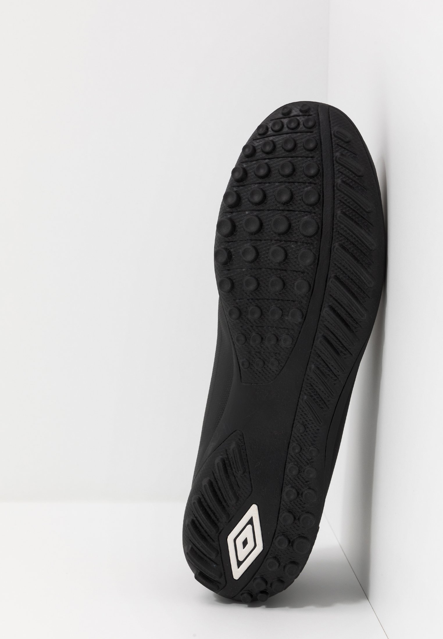 umbro astro trainers