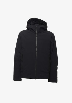 Zwarte capuchonjas met ritssluiting aan de voorkant en twee met rits afsluitbare zijzakken, ontworpen voor koud weer.