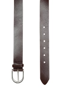 Cinturón de cuero marrón oscuro con una textura suave, hebilla de metal plateado y múltiples agujeros de ajuste a lo largo de la tira para mayor flexibilidad en el tamaño.