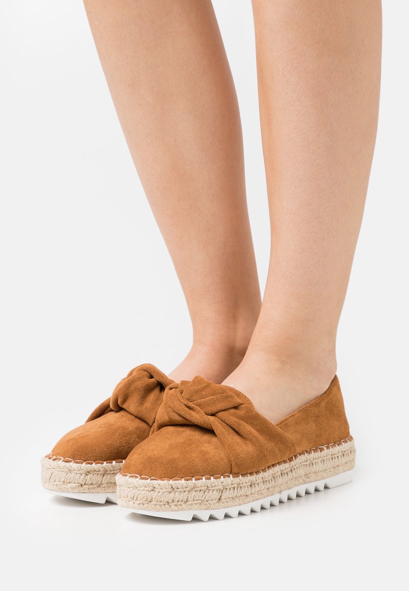 Bullboxer 155001F4T - Espadrilles - hazl