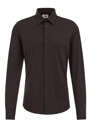 Camisa de manga larga, de color marrón oscuro, hecha de una tela suave, con un cuello clásico y una fila de botones en la parte delantera con botones marrones a juego.