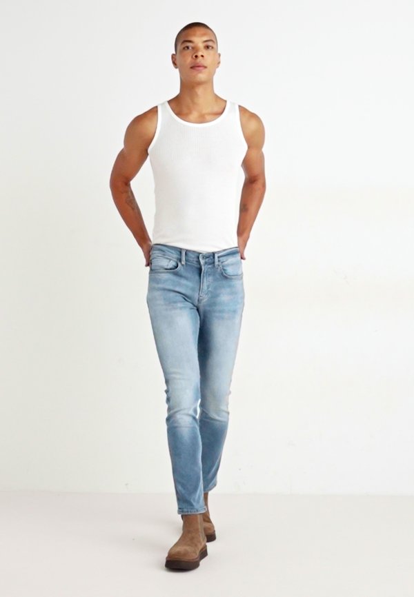 BYRON - Straight leg jeans - denim4