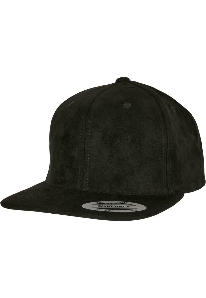 Must have nahk-sametist snapback kork, millel on lame viska, kuus paneeli ja ümmargune nupp peal. Omab õmmeldud detaile ja logopatchi viska äärel.