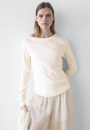 Massimo Dutti LONG SLEEVE WITH ROUNDED HEM - Langarmshirt - beige