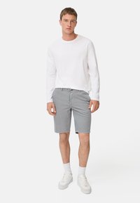 camel active RELAXED FIT - Shorts - tinted blue