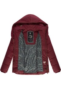 Giacca imbottita bordeaux con un rivestimento interno grigio caratterizzato da piccoli motivi triangolari. Include un cappuccio e una chiusura frontale con zip e bottoni.
