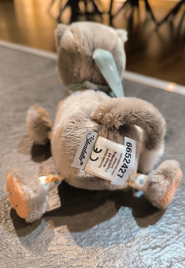 HÄNGER KATZE – Baby-Spielzeug – graufarbig