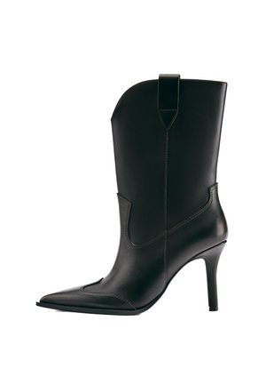 PULL&BEAR, POINTED TOE COWBOY HEELED - ANKLE BOOTS - Bottes - brown