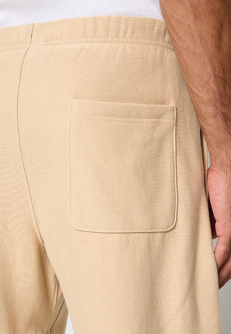 Kurze Sporthose