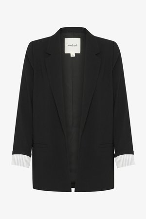 Mustvalge bleiser, millel on struktureeritud disain, šaalikaelus, kaks esist taskut ja üleskeeratud triibulised varrukad.