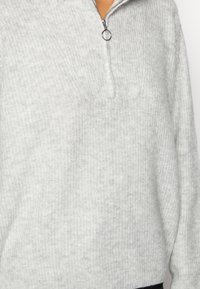 Vero Moda Stickad tröja - grey denim