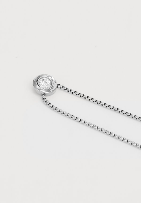 TWISTED BEZEL SOLITAIRE - Necklace2