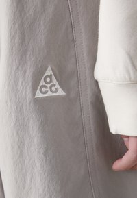 Thumbnail Image 8