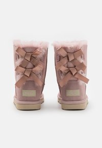 UGG BAILEY BOW  - Botas - rose grey