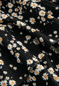 Next FLORAL DITSY - REGULAR FIT - Minisukňa - black