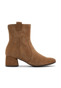 Brązowe zamszowe botki sięgające kostki na słupku, z gładkim wykończeniem, bocznymi przeszyciami i małym uchwytem z tyłu dla ułatwienia zakładania.