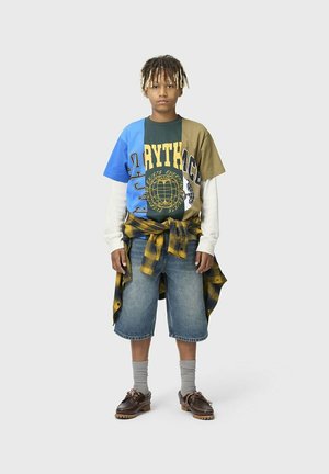 Molo, RODNEY - T-shirt imprimé - mash up taxus