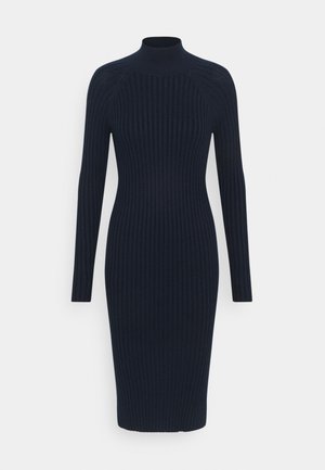 Robe midi noire en maille côtelée à manches longues, col montant et silhouette ajustée.