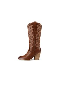 Stivale da cowboy in pelle marrone con design floreale in rilievo, punta affusolata e tacco impilato. Presenta una linguetta nella parte superiore per indossarlo facilmente.