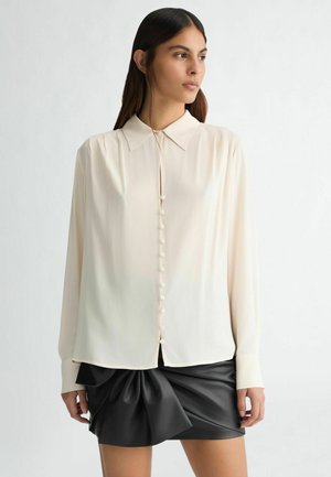 PLEATED  - Blúzka so zapínaním na gombíky - off white
