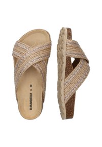 Beige slide-sandaler med korslagda flätade remmar och metallictråd accenter. Mjuk fotbädd med mönstrad gummisula för grepp.