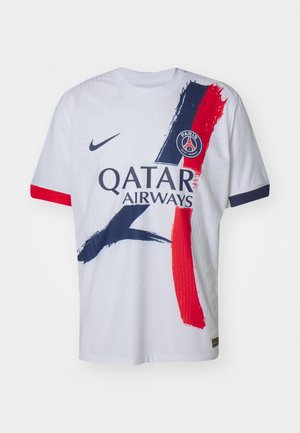 Maglietta da calcio bianca Nike con grafiche a pennellate rosse e blu navy, logo di Qatar Airways e emblema del Paris a sinistra sul petto. Maniche corte.