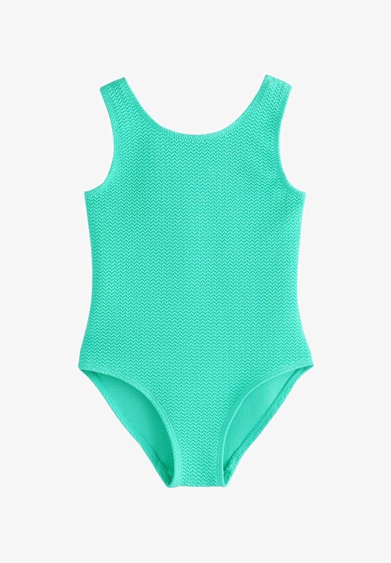 Egy egyszínű türkiz egyrészes fürdőruha, texturált, cikkcakk mintával és széles vállpántokkal, klasszikus szabással a kényelmes illeszkedés érdekében.