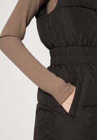 JDY Vest - black/cloud dancer