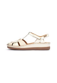 Sandales en cuir blanc avec bout ouvert et sangles latérales, accents marron, détail cousu le long de la semelle et bride arrière ajustable.
