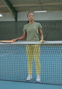 Lacoste Sport CLASSIC - T-shirts - khaki
