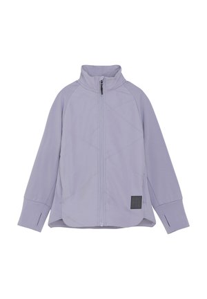 Ljuslila jacka i mjukt material, med hög krage, dragkedjestängning och geometrisk sömnad samt en logotypapplikation på fållen.