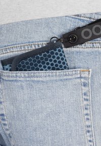 coocazoo MIT SICHTFENSTER - Wallet - geometric sky