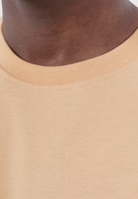 Smilodox BLAKE - T-shirts print - cappuccino