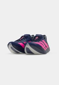 adidas Performance ADIZERO ADIOS PRO 4 - Laufschuh Straße - dark blue/shock pink/dash grey