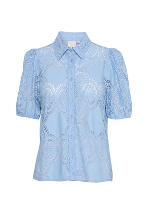 Lichtblauwe blouse met korte mouwen en een kraag. Bevat bloemachtige kantpatronen en een textuurstof, met knopen aan de voorkant.
