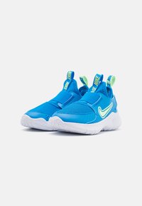 Nike Performance FLEX RUNNER 3 - Tenisice za cestovno trčanje - photo blue/vapor green