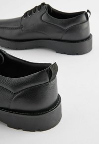 Next CHUNKY REGULAR FIT - Snøresko - black