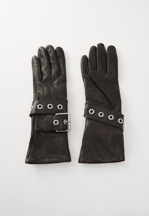 Schwarze Lederhandschuhe mit enger Passform, silberner Schnalle und Riemen mit kreisförmigen Ausschnitten. Glatte Textur mit detaillierter Nahtführung.
