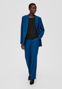 s.Oliver BLACK LABEL MET PLOOITJES - Blouse - schwarz