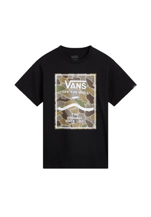 Svart T-shirt med kort ärm som har en kamouflagegrafik, ordet "VANS" och skateboarddesign i vitt; tillverkad av bomull.