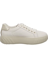 Sneaker bianco in pelle con occhielli e dettagli dorati. Punta rotonda e suola testurizzata e rigata. Finitura morbida con un profilo basso.