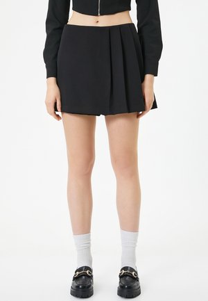 Koton Shorts - black