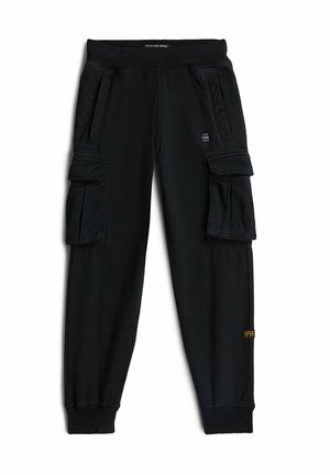 Zwarte cargo jogger broek met elastische tailleband, zijzakken en twee grote klepzakken op elke dij, plat gelegd op een witte achtergrond.