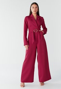 Unselected, burgundy