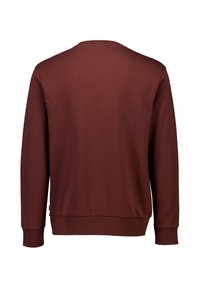 Vinröd sweatshirt med rund halslinning, långa ärmar och ribbade manschetter. Slät textur och en enfärgad nyans utan mönster eller detaljer.