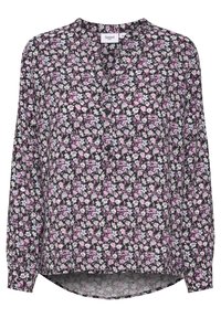 Blouse à manches longues noire avec un imprimé floral comprenant des fleurs roses, violettes et bleues. Boutonnée sur le devant, col avec col, ourlet arrondi.