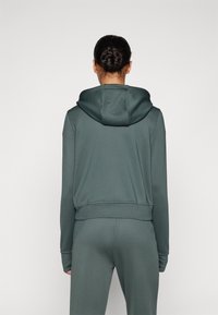 Nike Performance ONE - Felpa con zip - vintage green/white