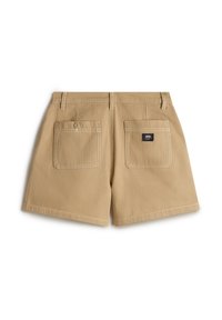 Shorts en coton beige avec deux poches plaquées à l'arrière, dont une avec un fermoir à bouton et une étiquette avec le logo Vans, ainsi que des passants pour ceinture à la taille.