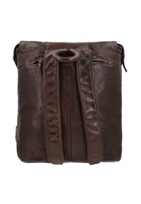 Sac en cuir marron avec une texture lisse et une forme rectangulaire. Il possède une poignée supérieure et deux poches avant zippées.