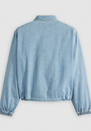 Lichte blauwe denimjacket met een kraag, elastische manchetten en een gathered onderzoom voor een ontspannen pasvorm. Soepele textuur met minimale detailing.